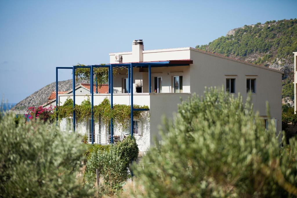 Apartments Zambarlin Komiza Exterior photo